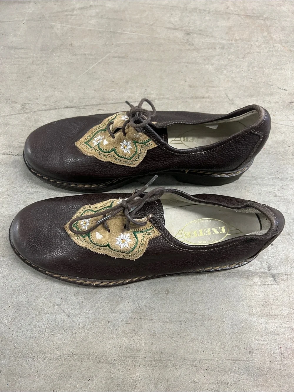 Brown Leather Women’s Lace-Up Flats with Embroidered Tan Accent